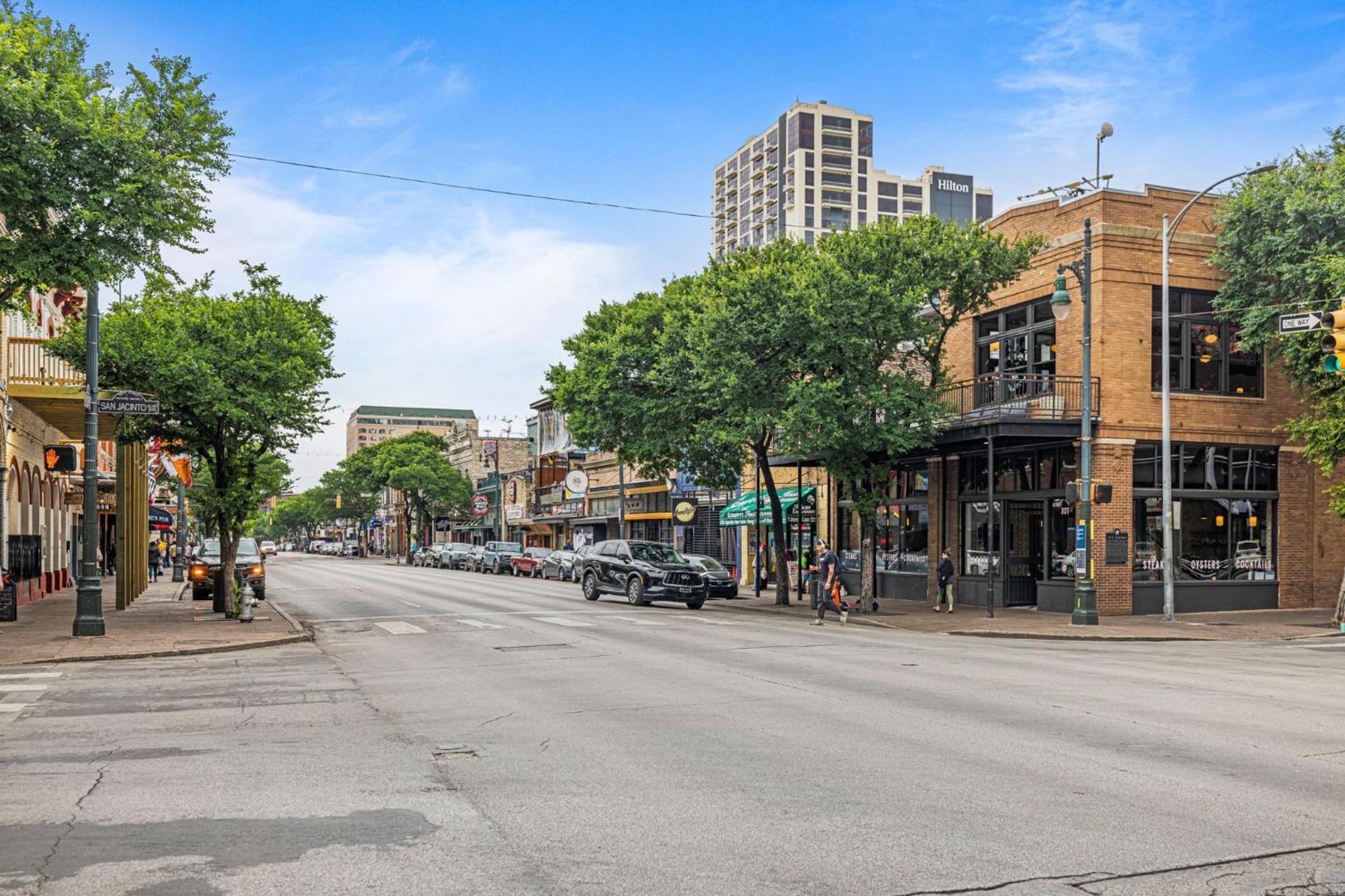 Littlefield Lofts, Hosted By Placemakr - 6Th St Austin Buitenkant foto
